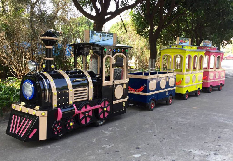 無軌仿古火車_大型游樂設(shè)備